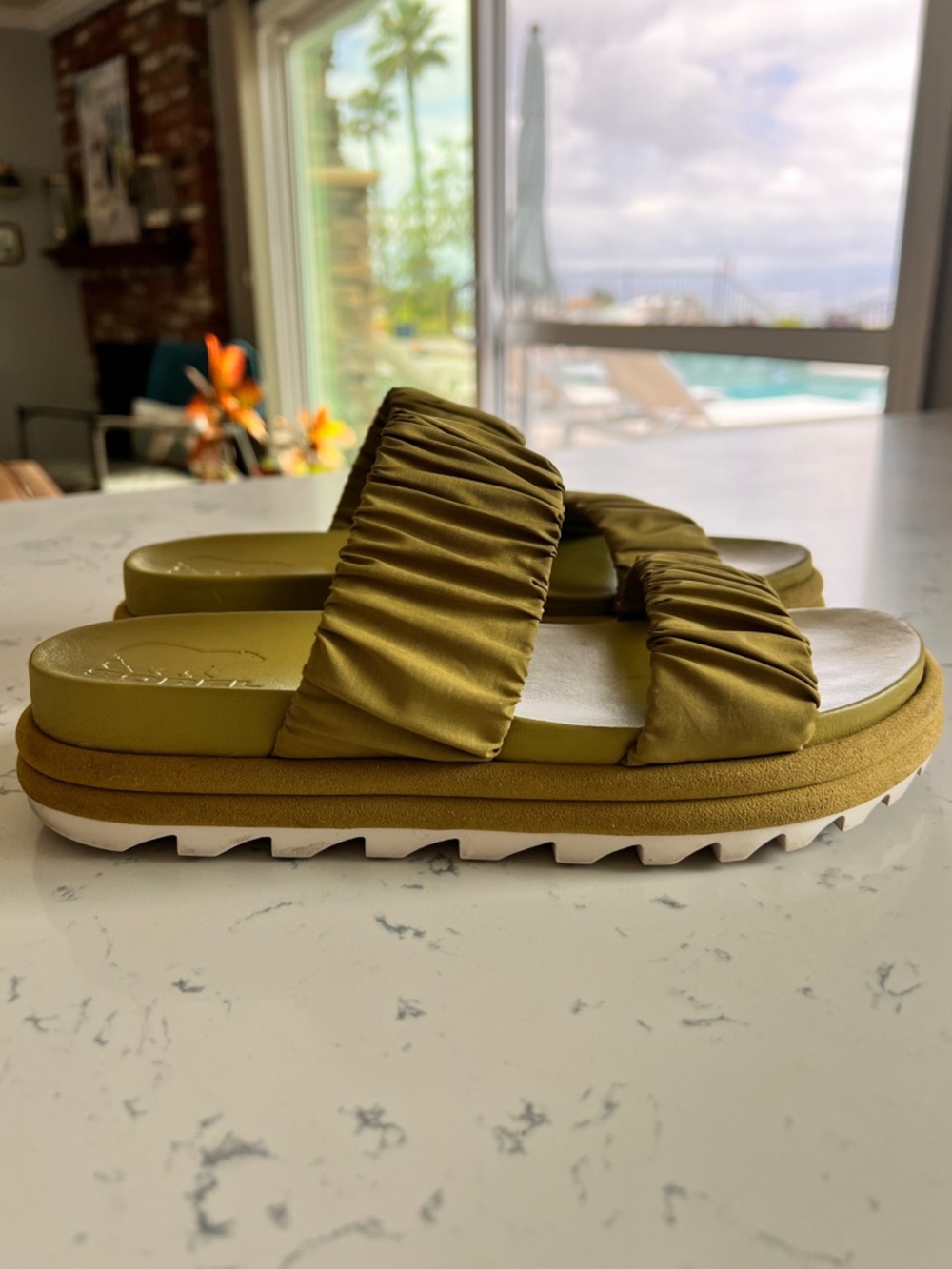Sorel Women's Roamin' Two Strap Slide Flat Sandal Size 8 - Picture 2 of 6